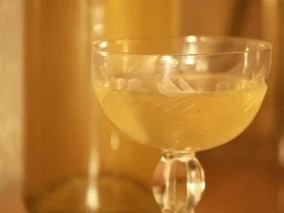 Liköre: Rhabarberlikör mit Vanille - Rezept