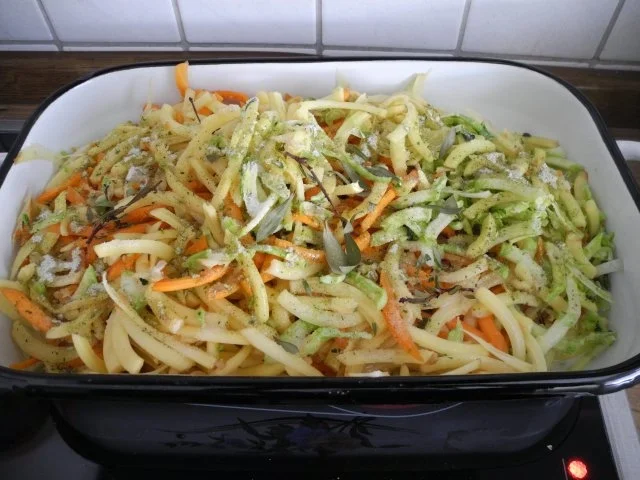 Rezept: Vegan : Gemüse in Streifen mit Käse überbacken Bild Nr. 3 Vegan : Gemüse in Streifen mit Käse überbacken - Rezept - Bild Nr. 3