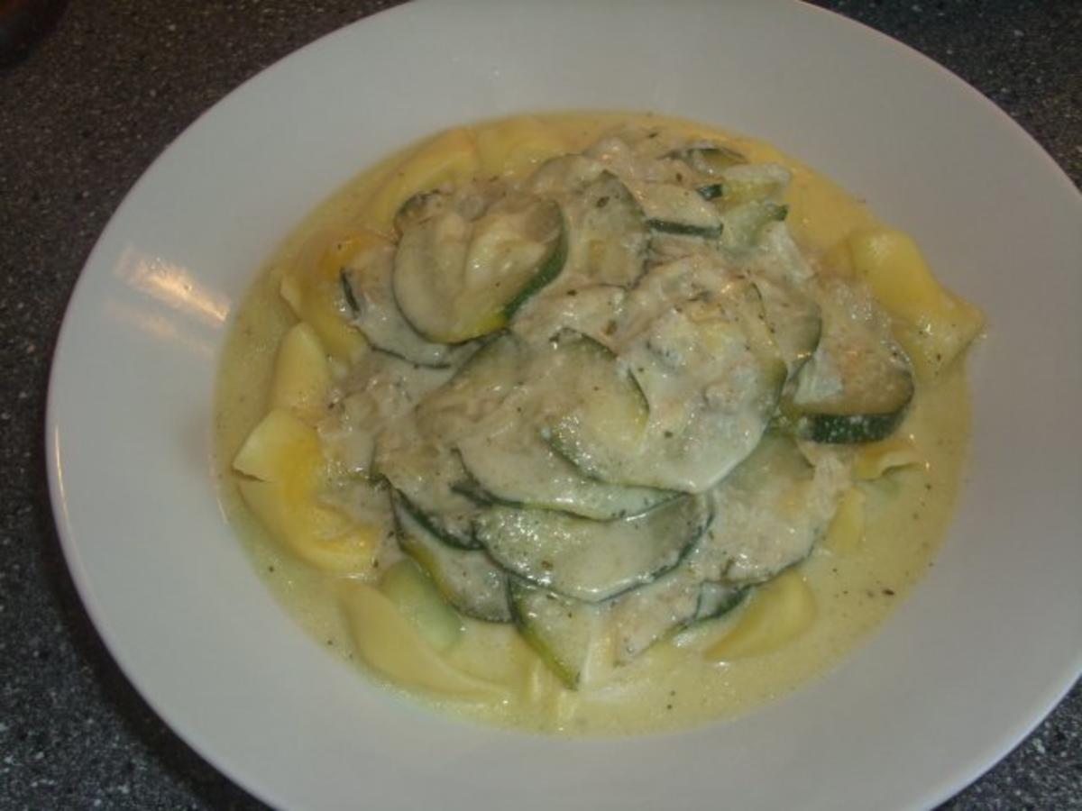 Tortellini in Gorgonzola-Zucchinisoße - Rezept