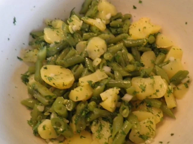 Bohnen - Kartoffel - Salat mit Schafskäse - Rezept - Bild Nr. 6