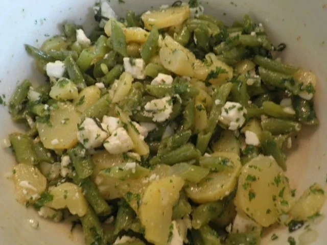 Bohnen - Kartoffel - Salat mit Schafskäse - Rezept - Bild Nr. 8