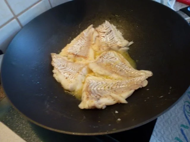 Ein sommerlicher Kartoffelsalat mit gewoktem Fisch - Rezept - Bild Nr. 5