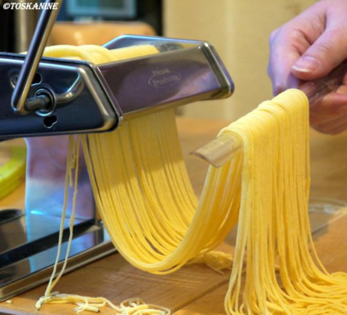 Spaghetti mit lauwarmer Tomaten-Vinaigrette - Rezept - Bild Nr. 5