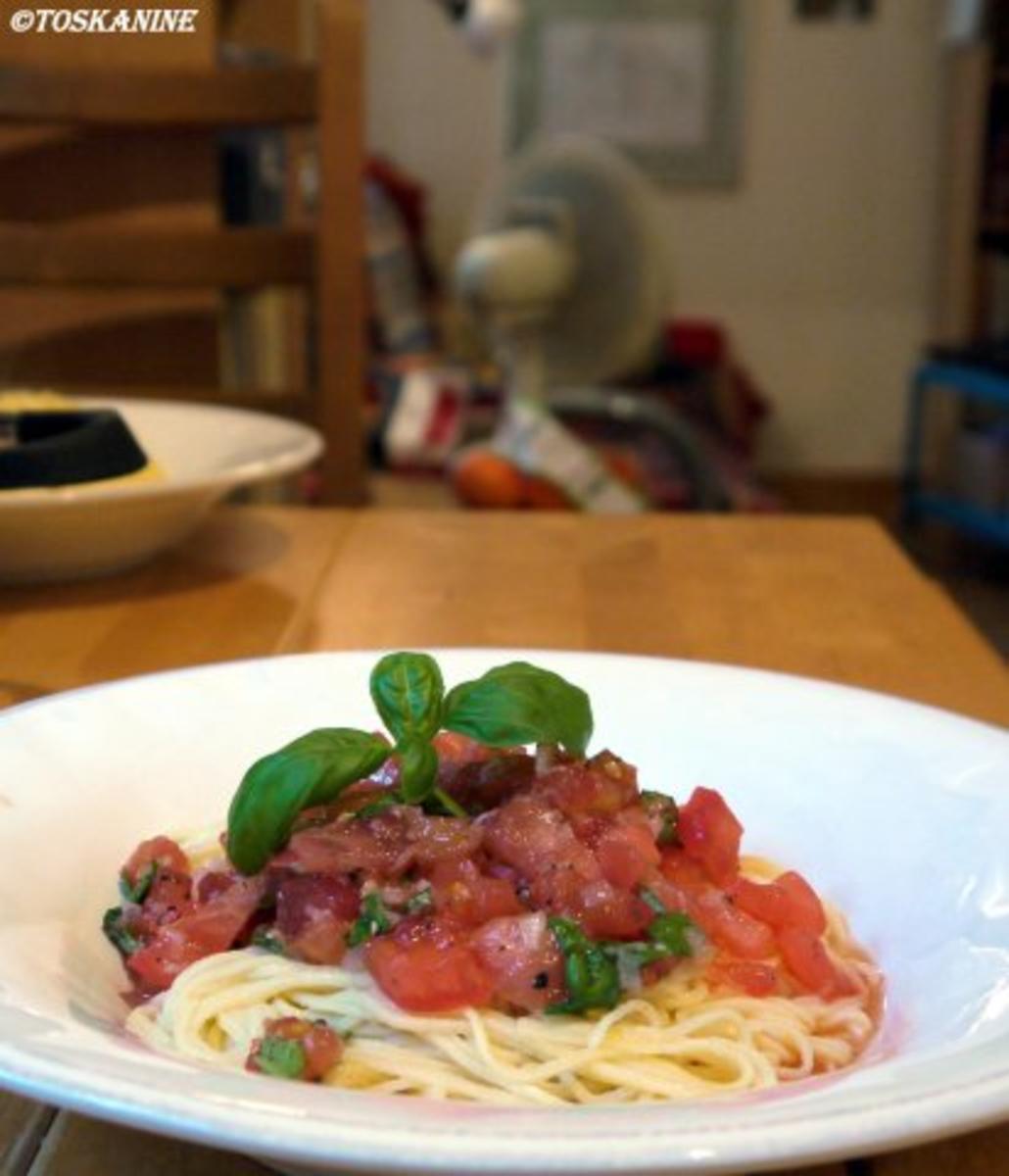 Spaghetti mit lauwarmer Tomaten-Vinaigrette - Rezept - Bild Nr. 9