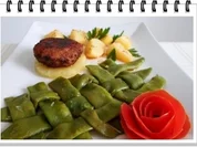 Rezept: Deftige Frikadellen aus Schweinemett Deftige Frikadellen aus Schweinemett - Rezept