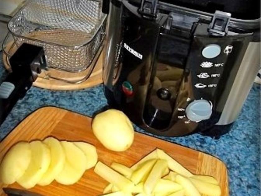 Selbstgemachte Pommes mit Gemüse und Mett Frikadelle - einfach - von ...