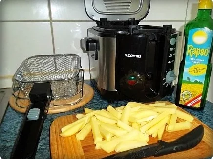 Selbstgemachte Pommes mit Gemüse und Mett-Frikadelle. - Rezept - Bild Nr. 8