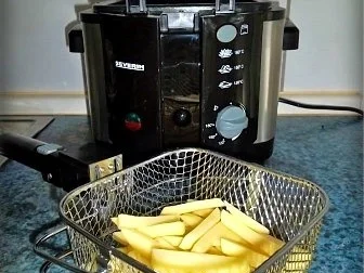 Selbstgemachte Pommes mit Gemüse und Mett-Frikadelle. - Rezept - Bild Nr. 11