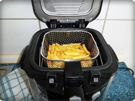 Selbstgemachte Pommes mit Gemüse und Mett-Frikadelle. - Rezept - Bild Nr. 12