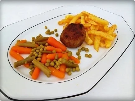 Selbstgemachte Pommes mit Gemüse und Mett-Frikadelle. - Rezept - Bild Nr. 18