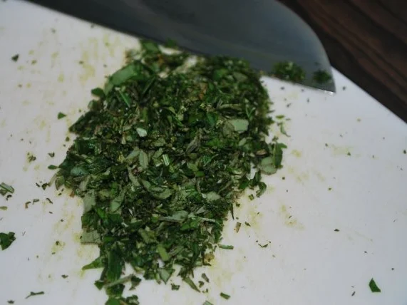 Schweinefilet im Pancettamantel mit Bratwurst gefüllt vom Grill - Rezept - Bild Nr. 3