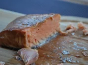 Auf Zedernholz geräucherter Lachs - Rezept