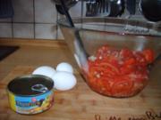 Tomatensalat mit Thunfisch und Ei - Rezept