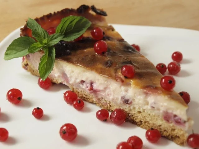 Rezept: Kuchen: Schmandkuchen mit Johannisbeeren Kuchen: Schmandkuchen mit Johannisbeeren - Rezept