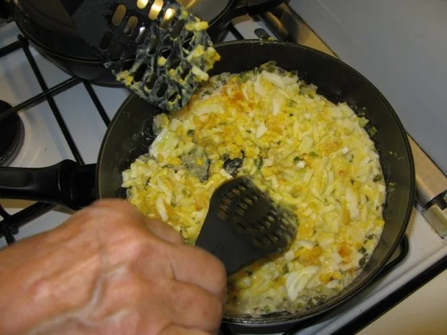 Rezept: Würziges Eier-Ragout "Geheck von ayren" Bild Nr. 5 Würziges Eier-Ragout "Geheck von ayren" - Rezept - Bild Nr. 5