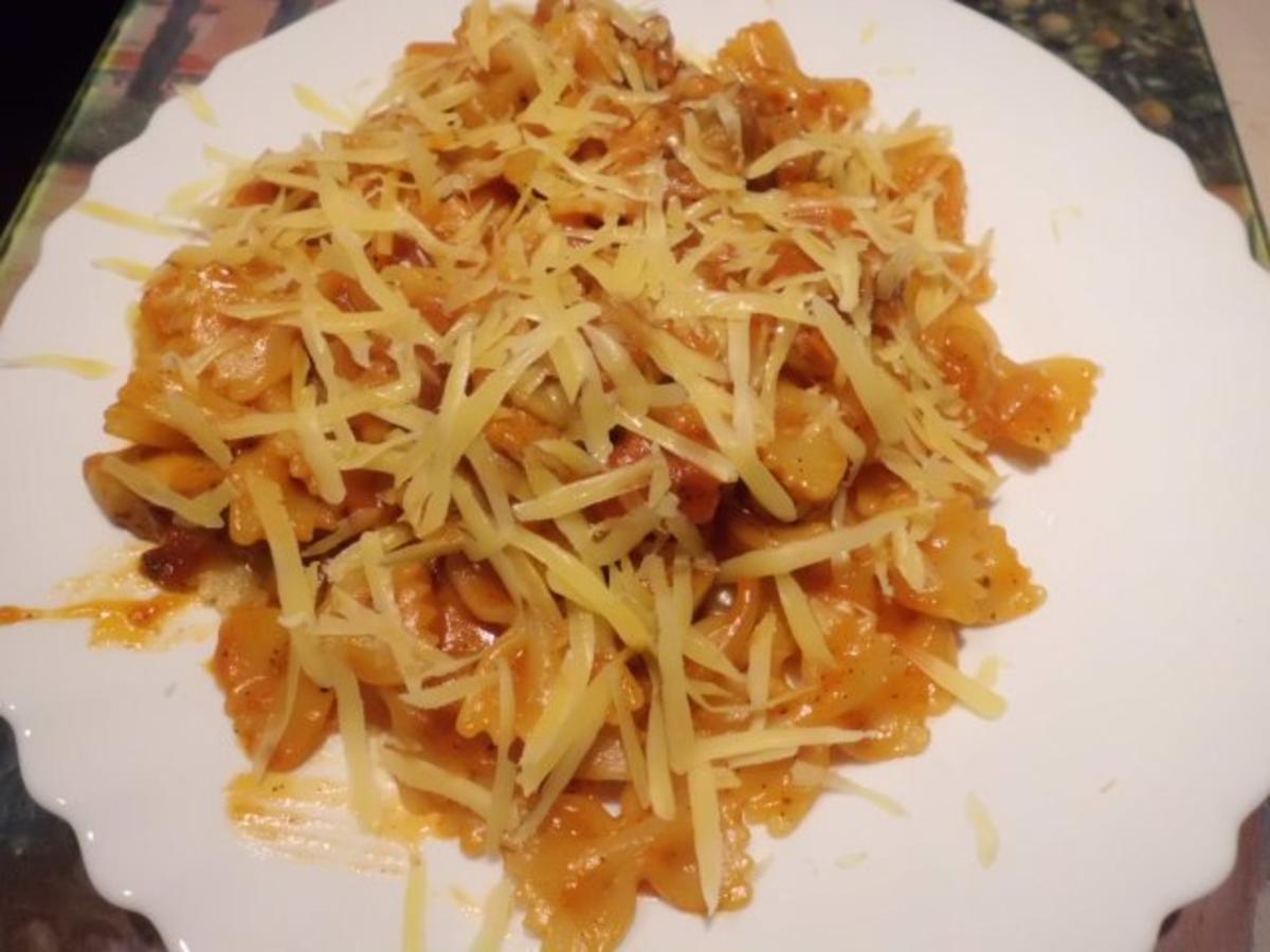Pfannengericht: Hähnchen Tomaten Ragout mit Nudeln - schnell &amp; einfach ...