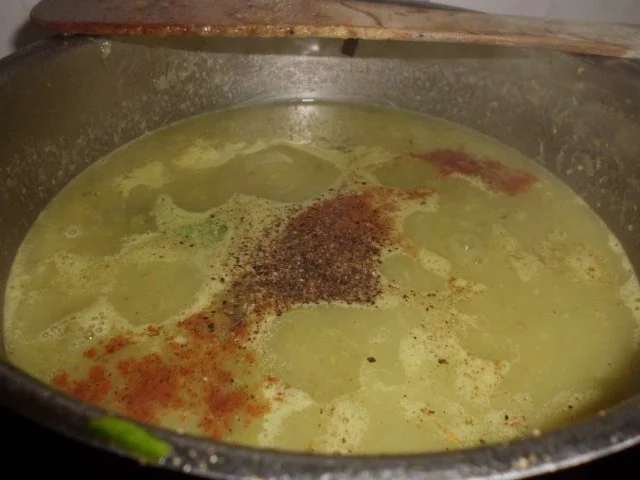 Rezept: Suppe: Stangenselleriesuppe mit grünen Spargel und Sauerampfer Bild Nr. 5 Suppe: Stangenselleriesuppe mit grünen Spargel und Sauerampfer - Rezept - Bild Nr. 5