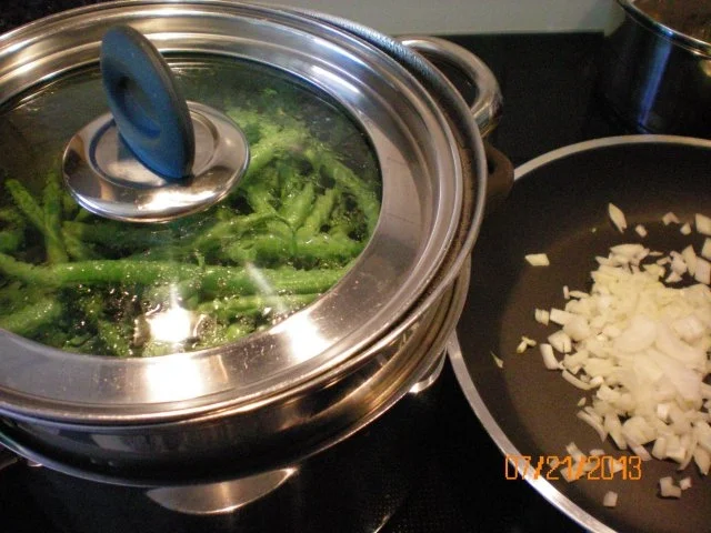 Rezept: Matjes mit Bohnen-Bacon-Zwiebeln Bild Nr. 2 Matjes mit Bohnen-Bacon-Zwiebeln - Rezept - Bild Nr. 2