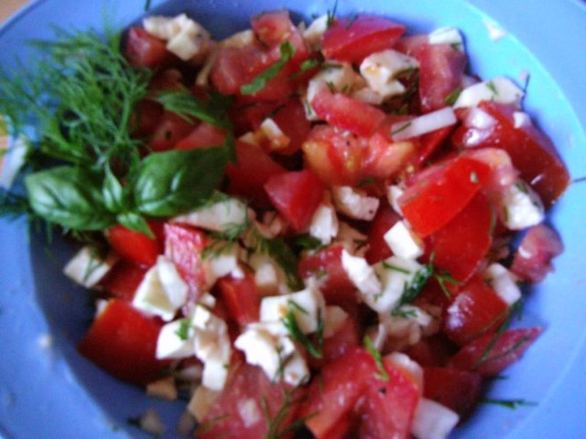 Tomatensalat mit Mozzarella und frischen Kräutern - Rezept - Bild Nr. 6
