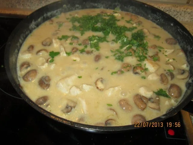 Rezept: Champigon-Geschnetzeltes mit Kartoffelrösti Bild Nr. 9 Champigon-Geschnetzeltes mit Kartoffelrösti - Rezept - Bild Nr. 9