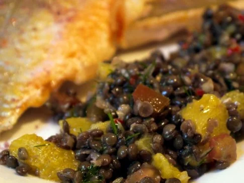 Bachsaibling an fruchtigem Linsensalat - Rezept - Bild Nr. 18