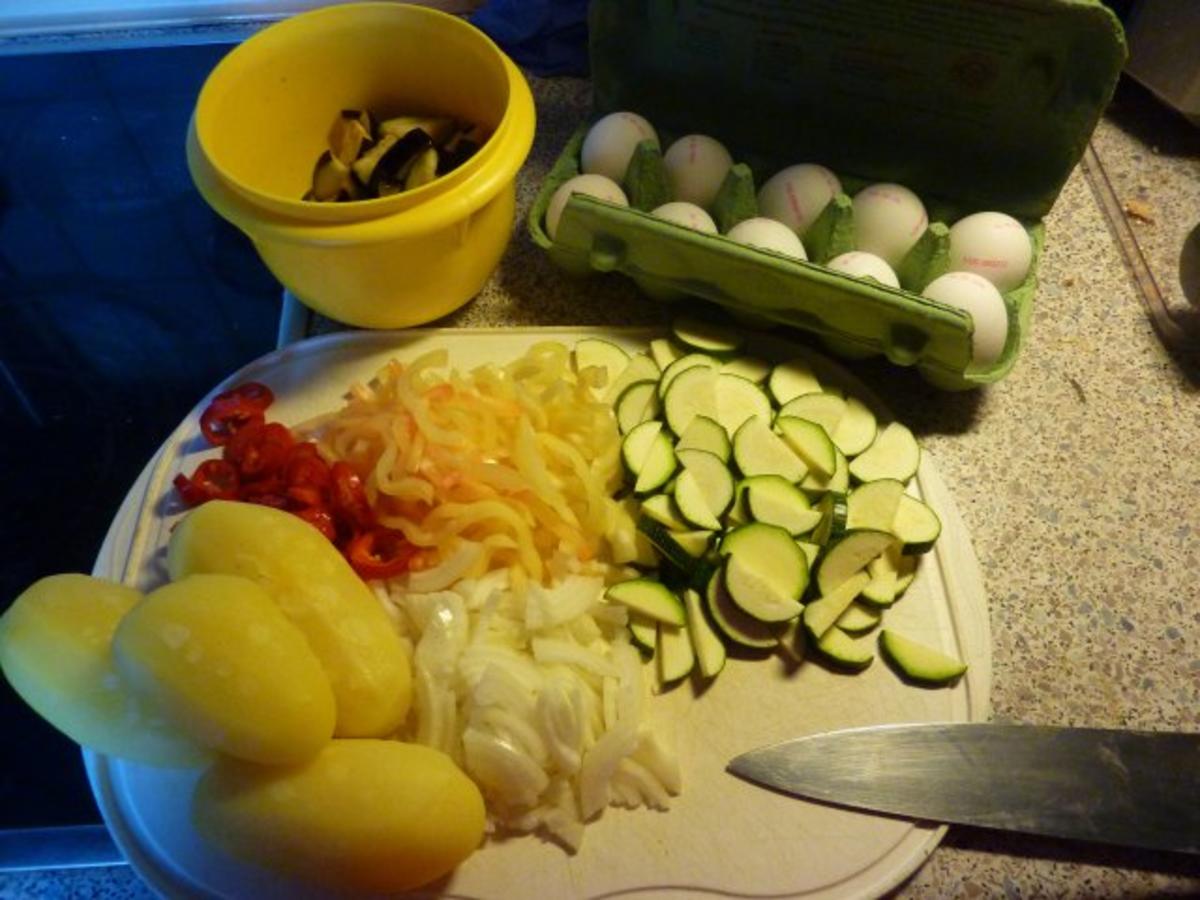 Vegetarisch: Tortilla mit Gemüse und Feta - Rezept - Bild Nr. 2