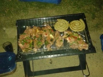 Gegrilltes Schweinefilet, mediterane Kräuter-Marinade mit Wein, Orangen- und Zitronensaft - Rezept