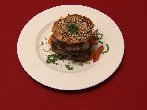 Teriyaki vom Rind mit knusprigen Sesamblättern und Gemüse - Rezept