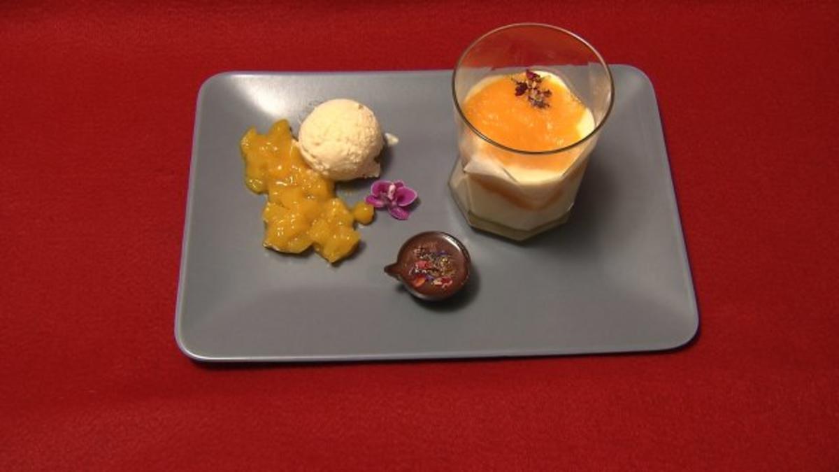 Duett von Kokos-Parfait mit Ananas-Chutney,Zitronencreme, Orangenfilets ...