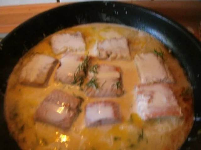 Fisch in Weißwein-Sahne Sauce mit Sesambratlingen - Rezept - Bild Nr. 8