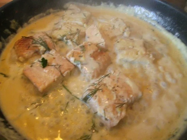 Fisch in Weißwein-Sahne Sauce mit Sesambratlingen - Rezept - Bild Nr. 2