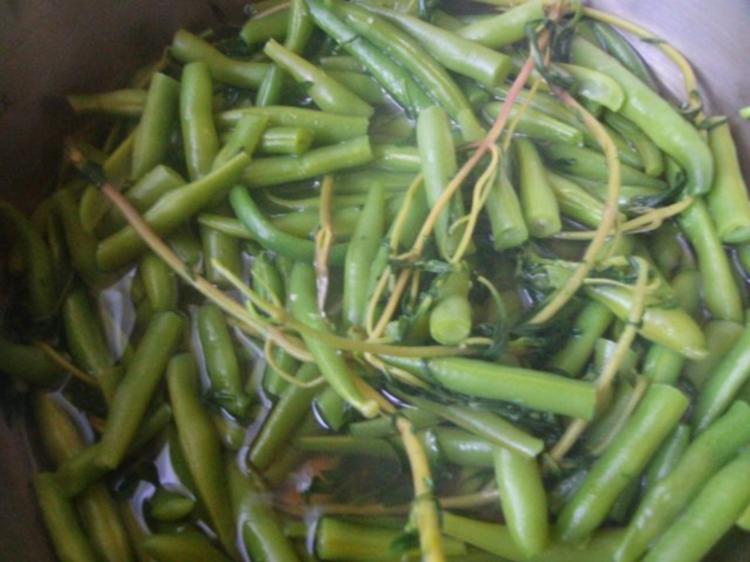 Kasseler mit Rote Bete - Gemüse und Bohnen - Rezept - kochbar.de