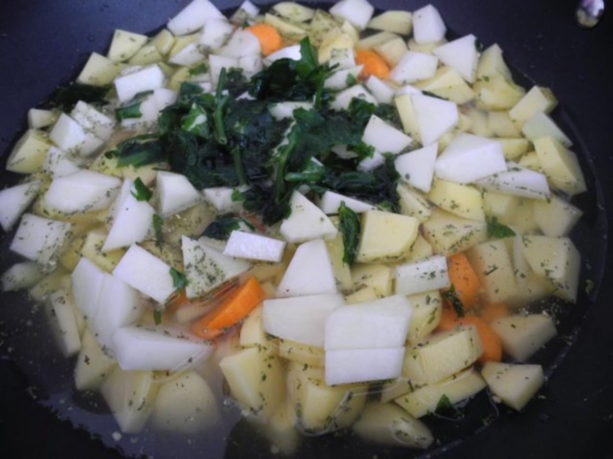 Suppen & Eintöpfe :  Bunte Gemüsesuppe mit gebratenen Filetstückchen - Rezept - Bild Nr. 6
