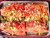 Lachsfilet auf einem Kräuterbett vom Grill mit Rosmarin-Kartoffeln - Rezept