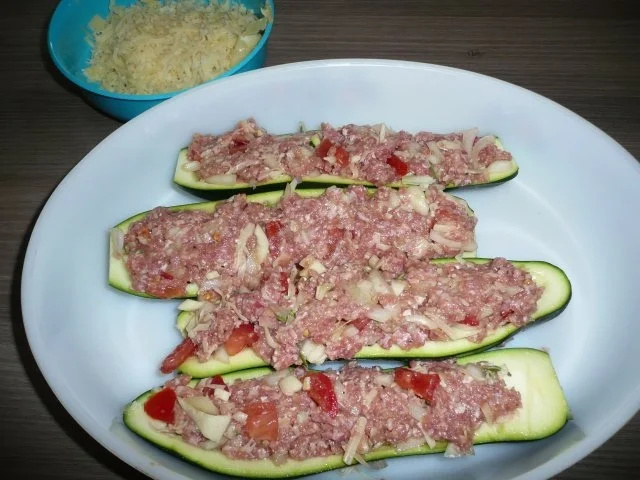 Zucchini herzhaft gefüllt. - Rezept - Bild Nr. 2
