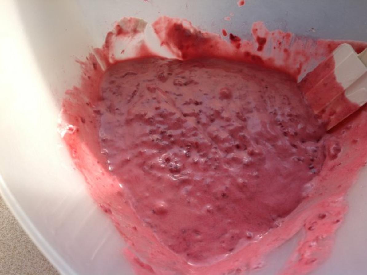 Mhh Schlemmer Himbeer Quark Eis für die Eismaschine auch als Sorbet ... Mhh Schlemmer Himbeer Quark Eis für die Eismaschine auch als Sorbet ...