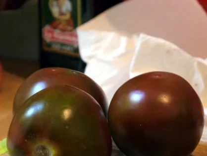 Rezept: Hähnchenbrust mit einer Salsa aus wilden Pfirsichen und Kumato-Tomaten Bild Nr. 4 Hähnchenbrust mit einer Salsa aus wilden Pfirsichen und Kumato-Tomaten - Rezept - Bild Nr. 4