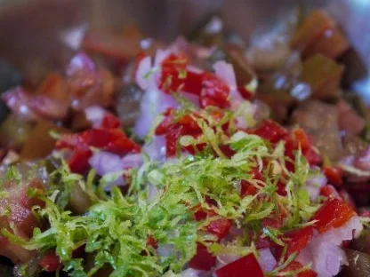 Rezept: Hähnchenbrust mit einer Salsa aus wilden Pfirsichen und Kumato-Tomaten Bild Nr. 8 Hähnchenbrust mit einer Salsa aus wilden Pfirsichen und Kumato-Tomaten - Rezept - Bild Nr. 8