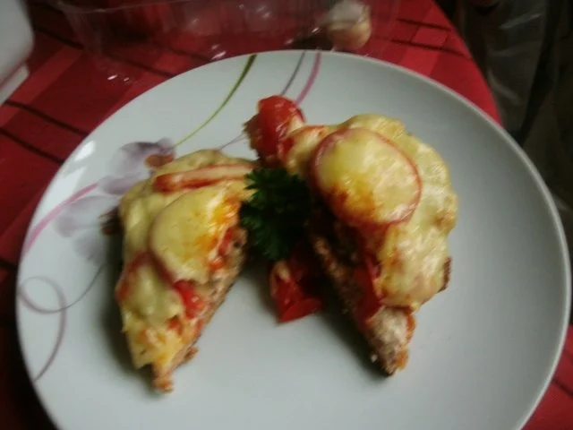 Rezept: ***Hackfleisch-Käse Toast*** Bild Nr. 7 ***Hackfleisch-Käse Toast*** - Rezept - Bild Nr. 7