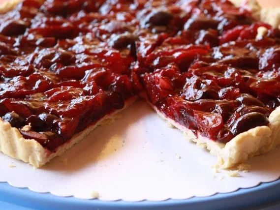 Rezept: Kuchen: Kirschtarte "Rosenrot" Bild Nr. 6 Kuchen: Kirschtarte "Rosenrot" - Rezept - Bild Nr. 6