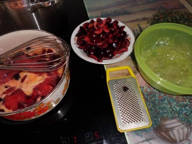 Rezept: Kuchen: Kirschtarte "Rosenrot" Bild Nr. 4 Kuchen: Kirschtarte "Rosenrot" - Rezept - Bild Nr. 4