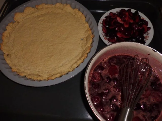 Rezept: Kuchen: Kirschtarte "Rosenrot" Bild Nr. 5 Kuchen: Kirschtarte "Rosenrot" - Rezept - Bild Nr. 5