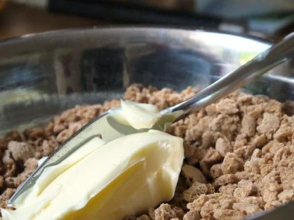 Rezept: Kleine Erdbeer-Buttermilch-Törtchen Bild Nr. 3 Kleine Erdbeer-Buttermilch-Törtchen - Rezept - Bild Nr. 3