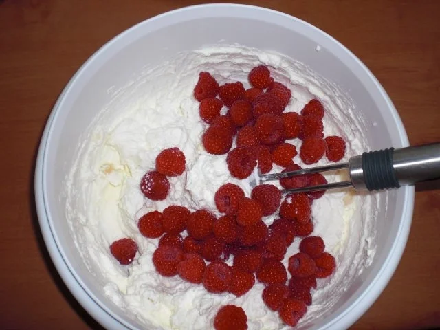 Rezept: Raffaello-Himbeer-Torte Bild Nr. 30 Raffaello-Himbeer-Torte - Rezept - Bild Nr. 30