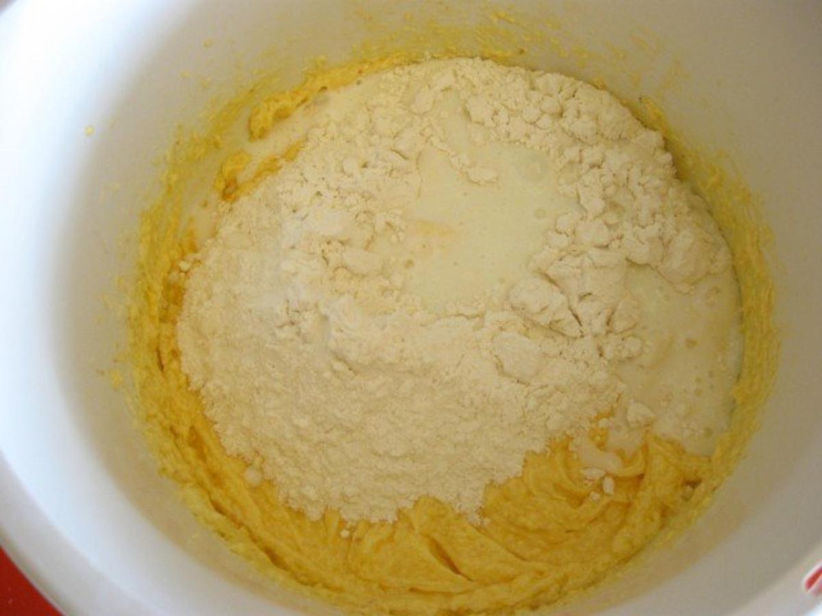 Zitronen - Buttermilch - Gugelhupf - Rezept - Bild Nr. 6