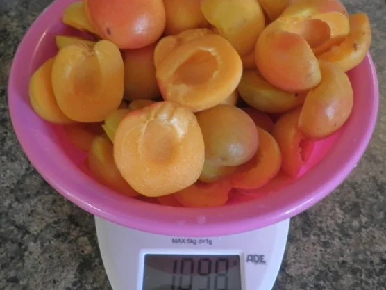 Rezept: Aprikosenkonfitüre mit Schwips Bild Nr. 3 Aprikosenkonfitüre mit Schwips - Rezept - Bild Nr. 3