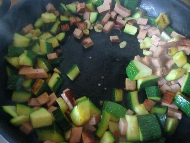 Rezept: Gemüse Knoblauch -Spaghetti Bild Nr. 10 Gemüse Knoblauch -Spaghetti - Rezept - Bild Nr. 10