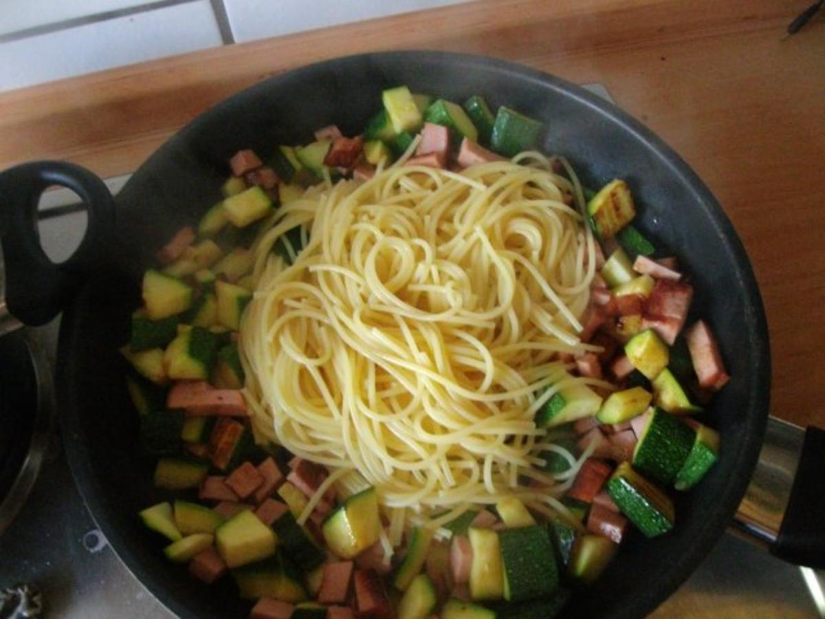 Gemüse Knoblauch -Spaghetti - Rezept - Bild Nr. 11