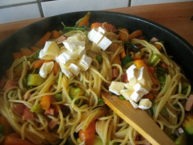 Rezept: Gemüse Knoblauch -Spaghetti Bild Nr. 14 Gemüse Knoblauch -Spaghetti - Rezept - Bild Nr. 14