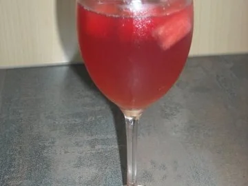 Rooibos-Eistee mit Meloneneiswürfel - Rezept - Bild Nr. 3